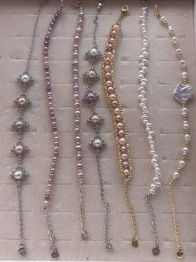 One Pearl Beaded Women's Bracelet - Pink and White